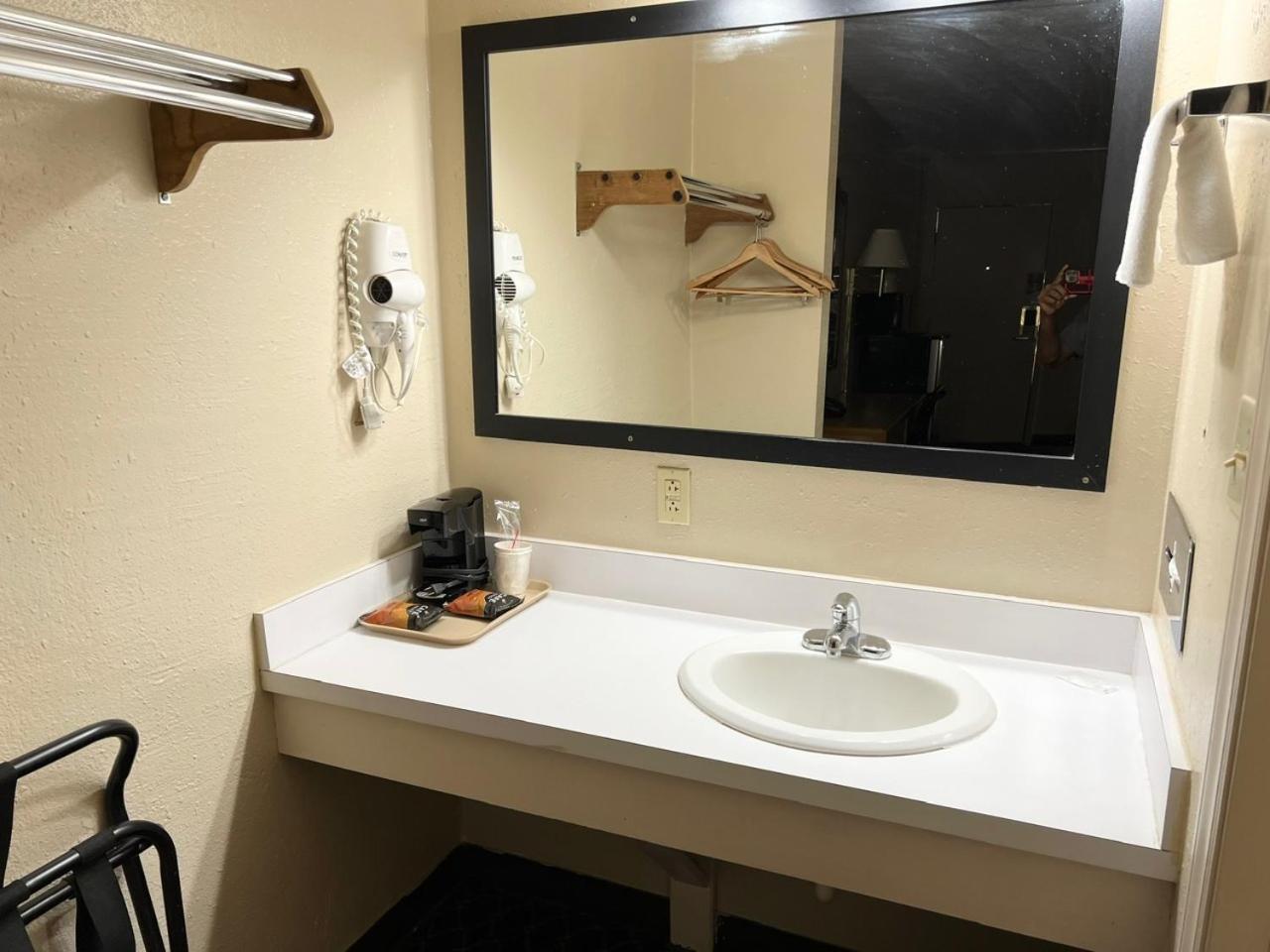 Economy Inn Mccook Zewnętrze zdjęcie
